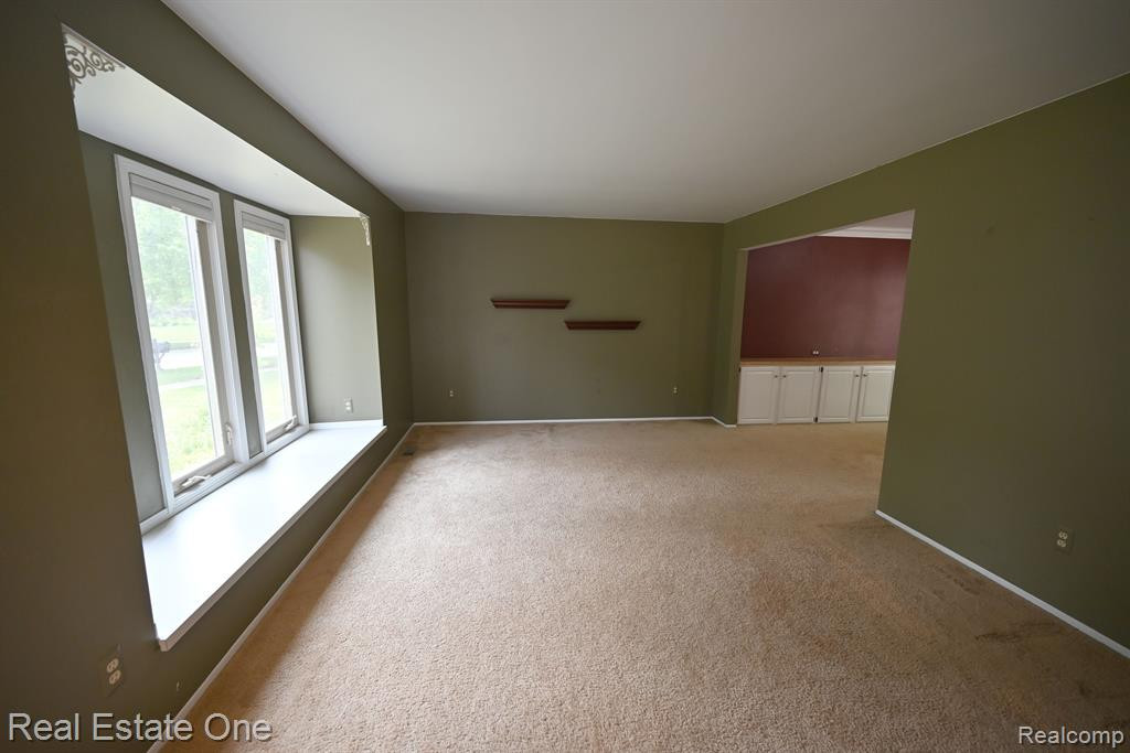 25050 SULLIVAN Lane, Novi, MI — Photo 2