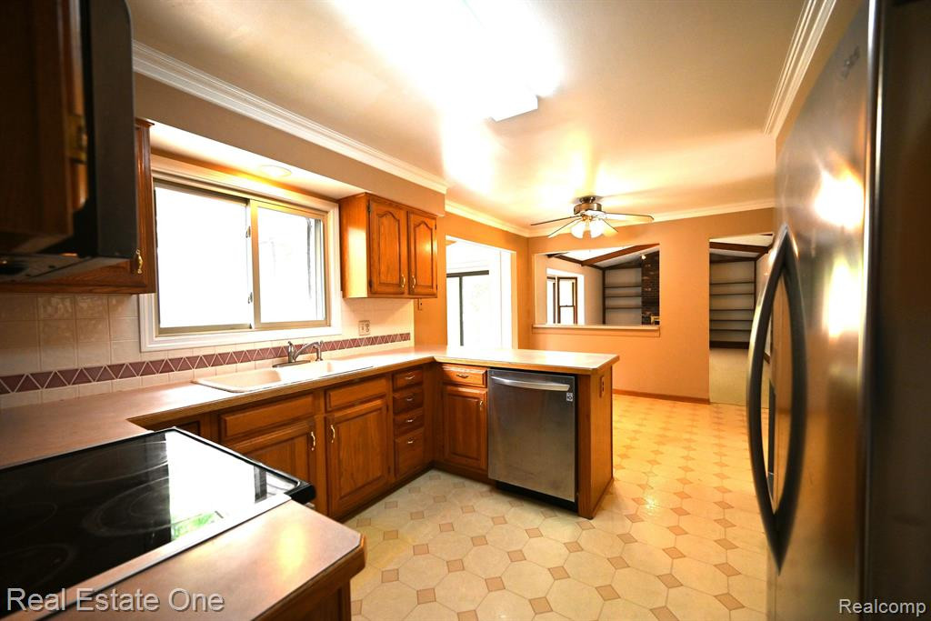 25050 SULLIVAN Lane, Novi, MI — Photo 6