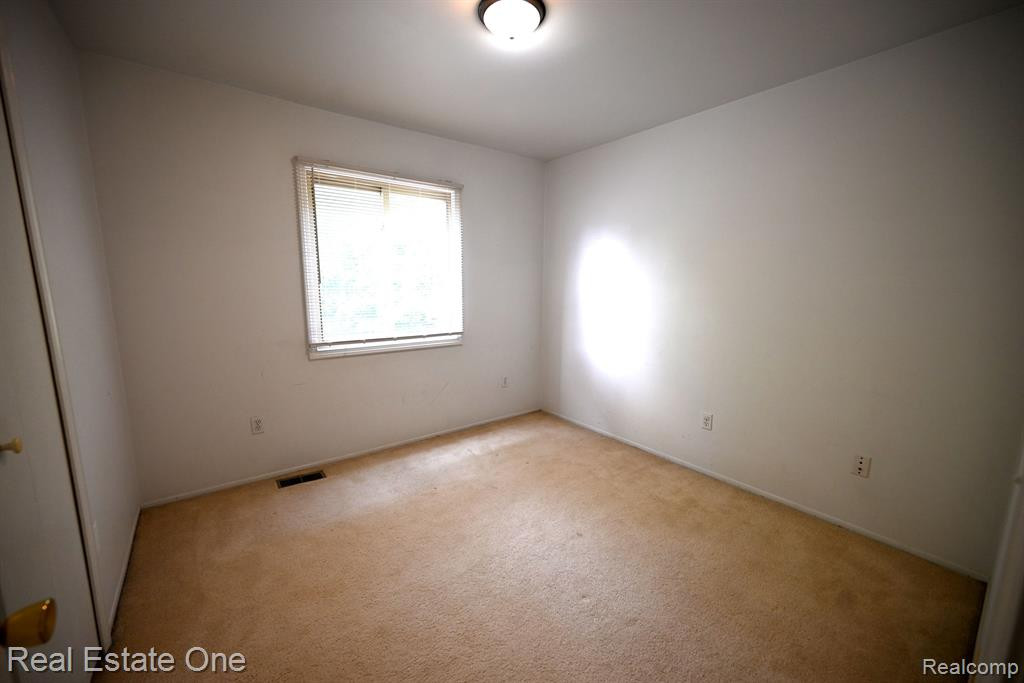 25050 SULLIVAN Lane, Novi, MI — Photo 18