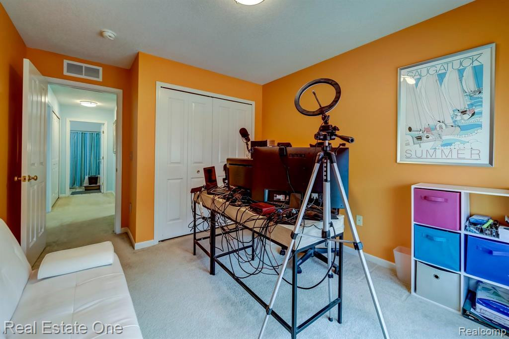 16893 HAWICK Lane, Romulus, MI 48174 — Photo 25