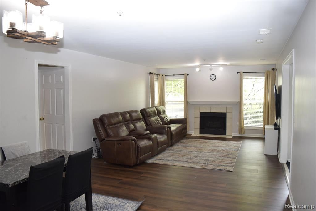28138 CARLTON WAY Drive, Novi, MI 48377 — Photo 6