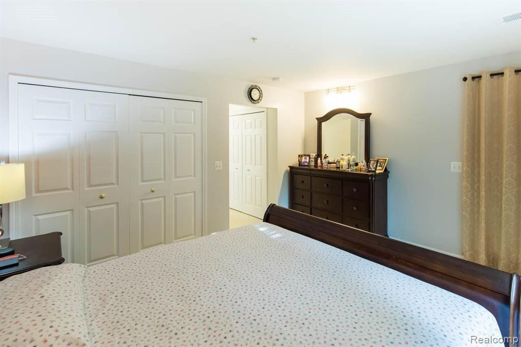 28138 CARLTON WAY Drive, Novi, MI 48377 — Photo 15
