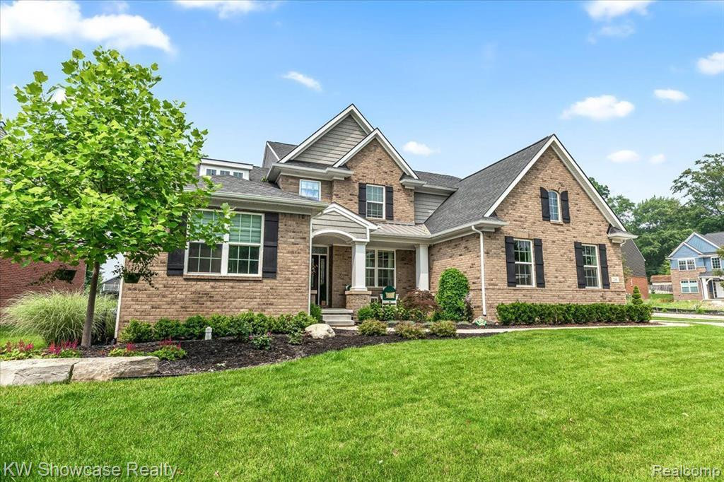 216 CUYAHOGA Court, South Lyon, MI 48178 — Photo 2
