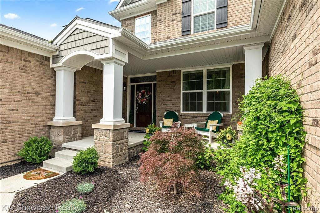 216 CUYAHOGA Court, South Lyon, MI 48178 — Photo 3