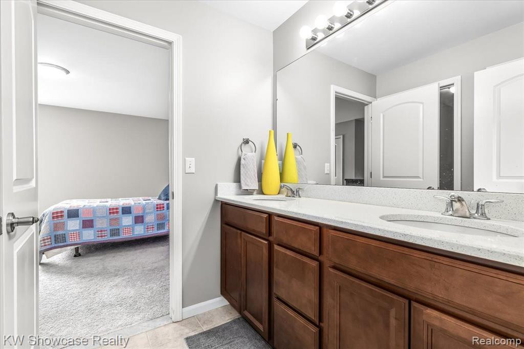 216 CUYAHOGA Court, South Lyon, MI 48178 — Photo 28