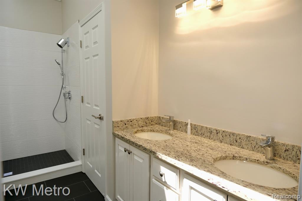 174 S Georgetown square, Royal Oak, MI 48067 — Photo 11