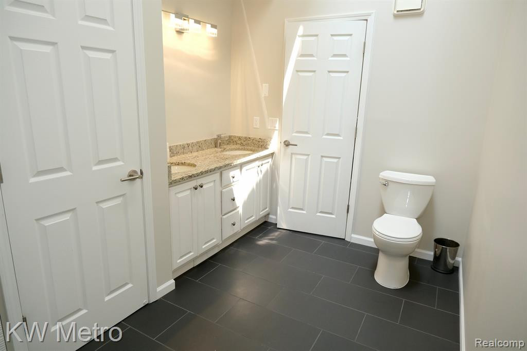 174 S Georgetown square, Royal Oak, MI 48067 — Photo 12