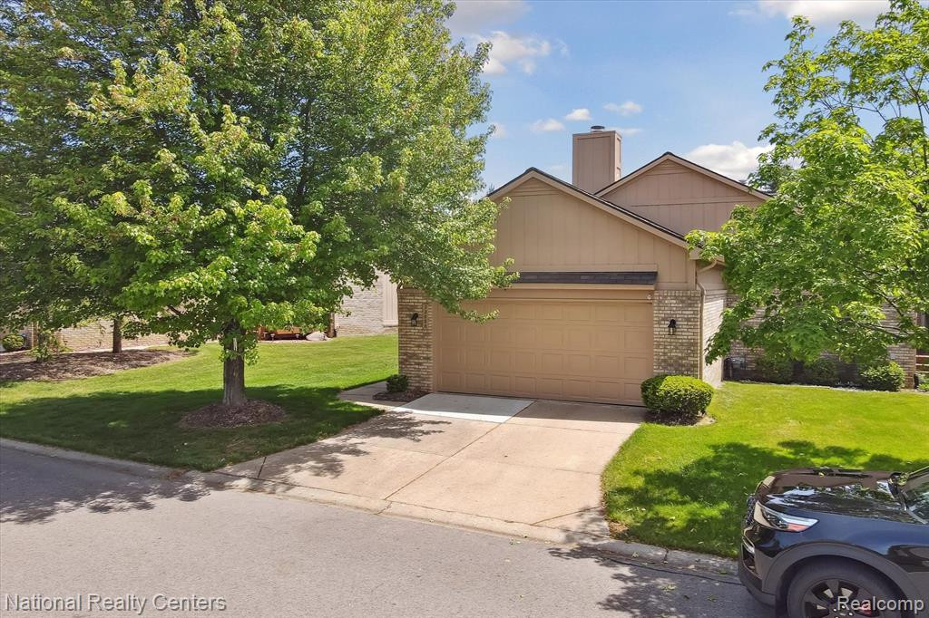22080 RIVER PINES Drive, Farmington Hills, MI 48335 — front exterior