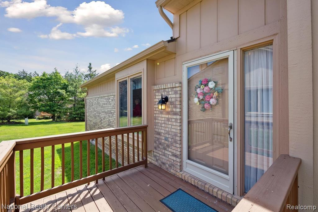 22080 RIVER PINES Drive, Farmington Hills, MI 48335 — Photo 5