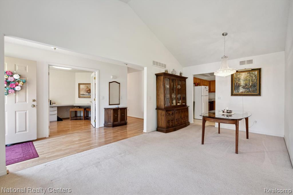 22080 RIVER PINES Drive, Farmington Hills, MI 48335 — Photo 12
