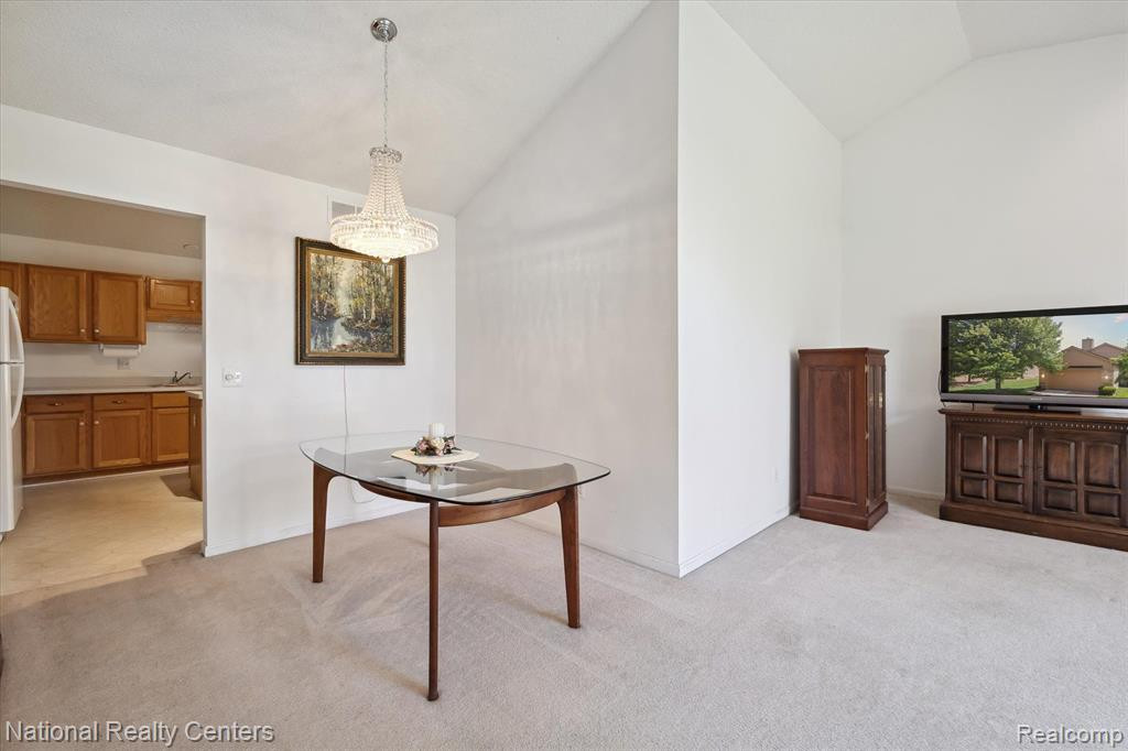 22080 RIVER PINES Drive, Farmington Hills, MI 48335 — Photo 15