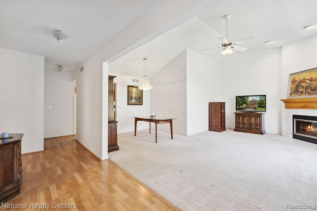 22080 RIVER PINES Drive, Farmington Hills, MI 48335 — Photo 23