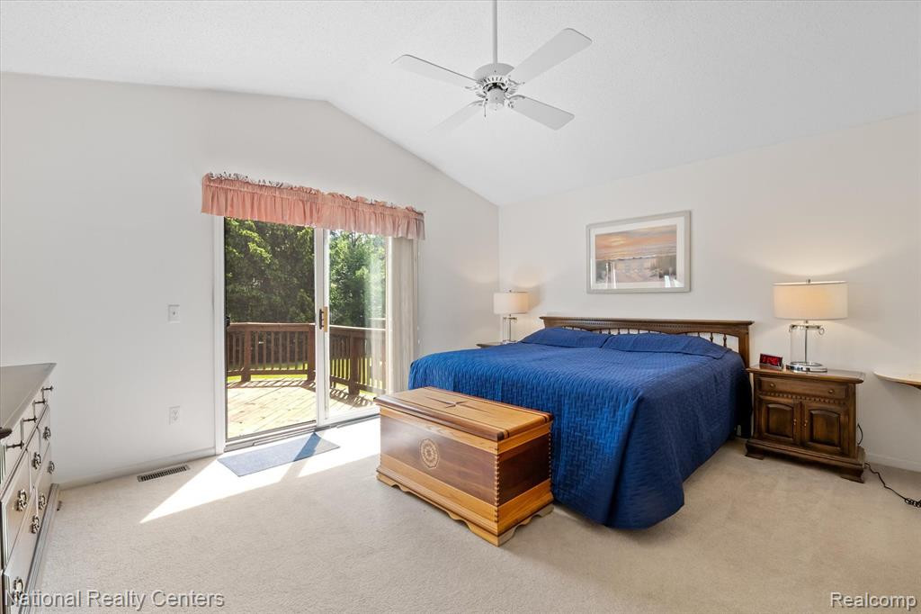 22080 RIVER PINES Drive, Farmington Hills, MI 48335 — Photo 26