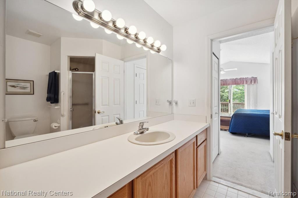 22080 RIVER PINES Drive, Farmington Hills, MI 48335 — Photo 30