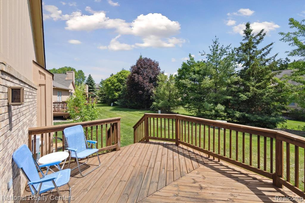 22080 RIVER PINES Drive, Farmington Hills, MI 48335 — Photo 41
