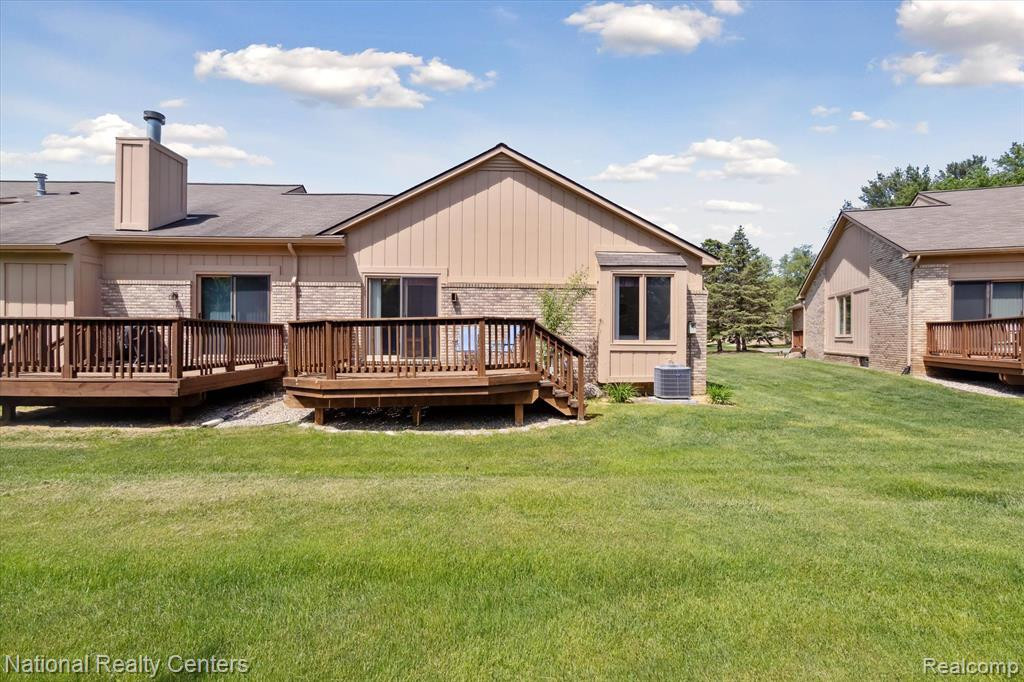 22080 RIVER PINES Drive, Farmington Hills, MI 48335 — Photo 44