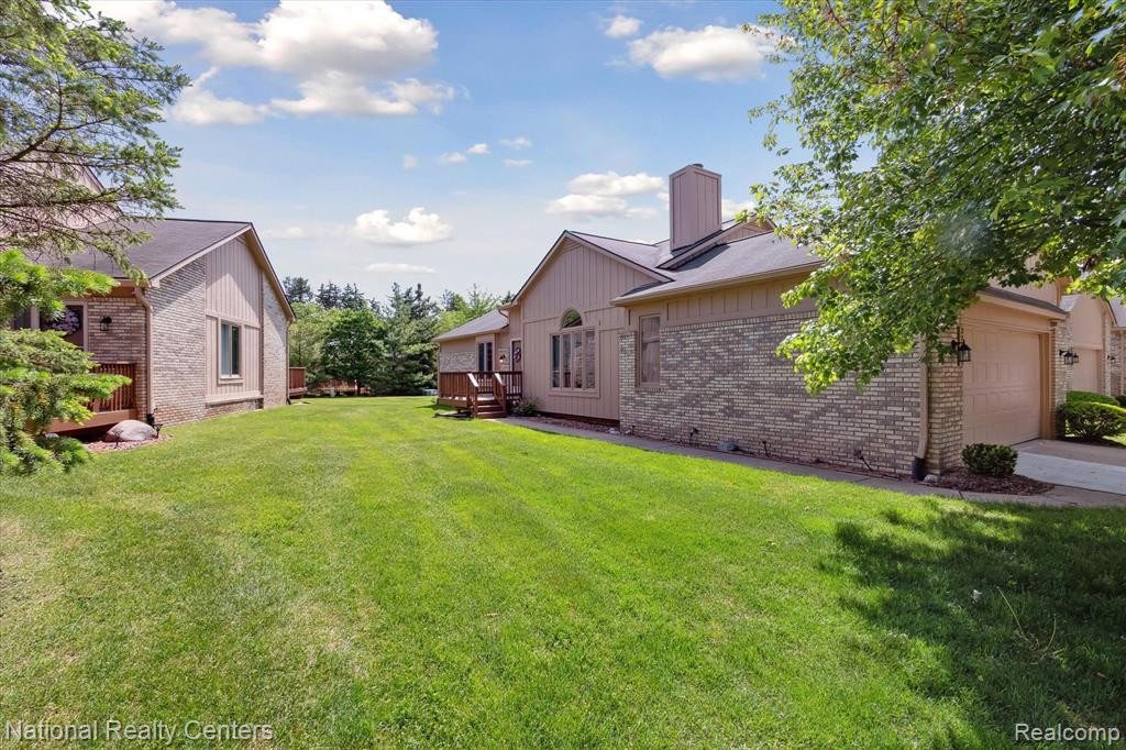22080 RIVER PINES Drive, Farmington Hills, MI 48335 — Photo 47