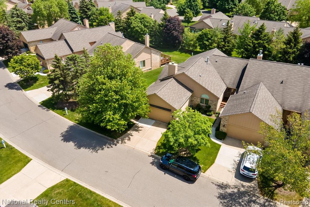 22080 RIVER PINES Drive, Farmington Hills, MI 48335 — Photo 51