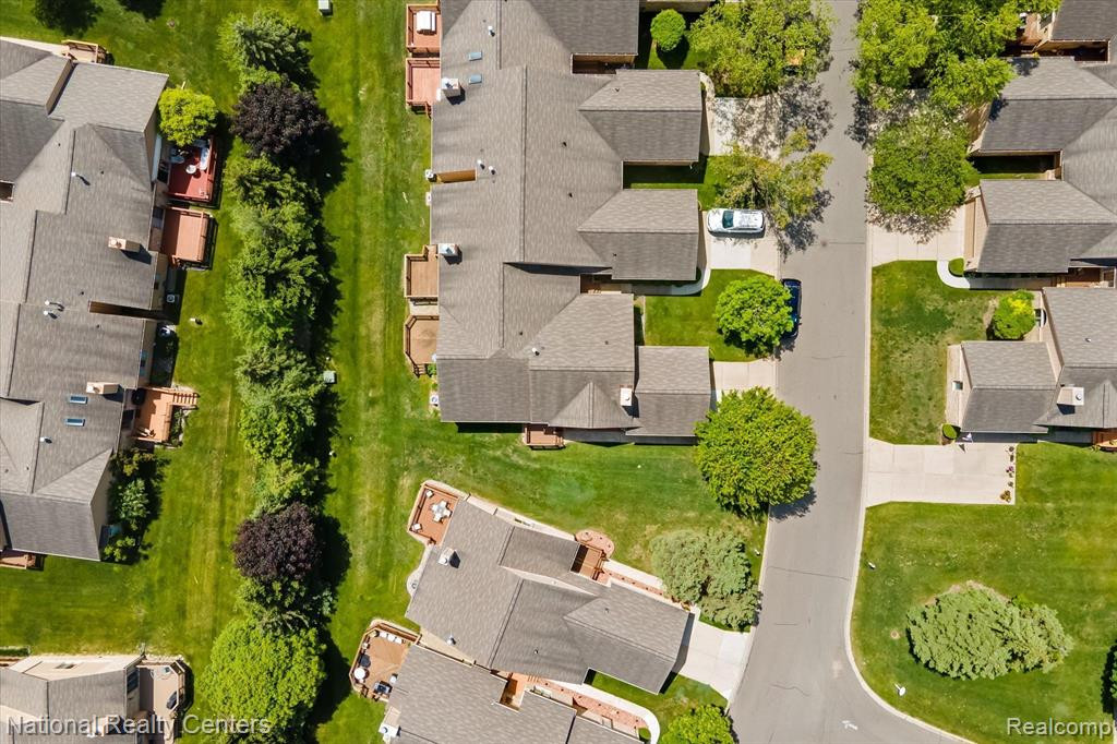 22080 RIVER PINES Drive, Farmington Hills, MI 48335 — Photo 53