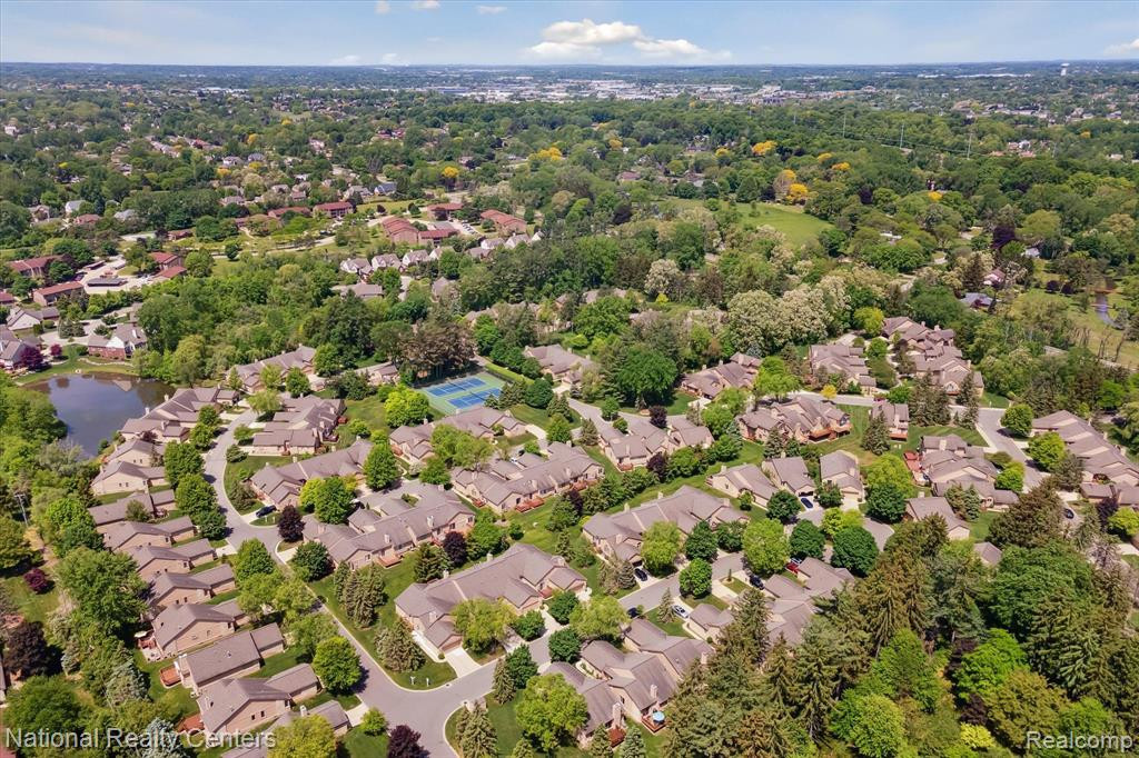 22080 RIVER PINES Drive, Farmington Hills, MI 48335 — Photo 55