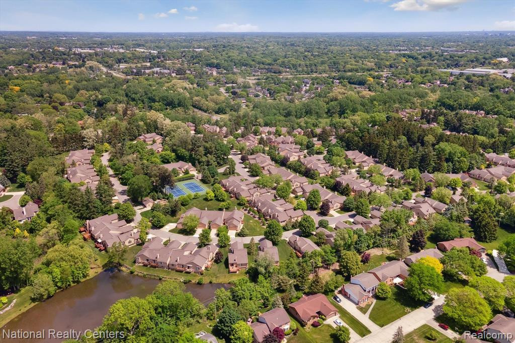 22080 RIVER PINES Drive, Farmington Hills, MI 48335 — Photo 56