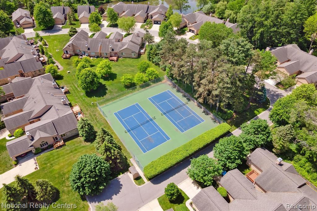 22080 RIVER PINES Drive, Farmington Hills, MI 48335 — Photo 58