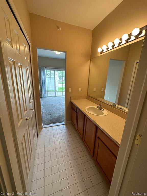 17104 ADDINGTON Drive, Commerce Twp, MI 48390 — Photo 15
