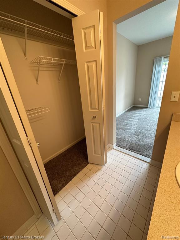 17104 ADDINGTON Drive, Commerce Twp, MI 48390 — Photo 16