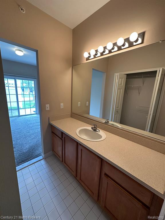 17104 ADDINGTON Drive, Commerce Twp, MI 48390 — Photo 17