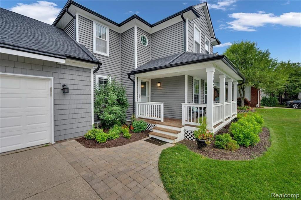 793 WOODLEIGH Way, Oxford, MI 48371 — Photo 2
