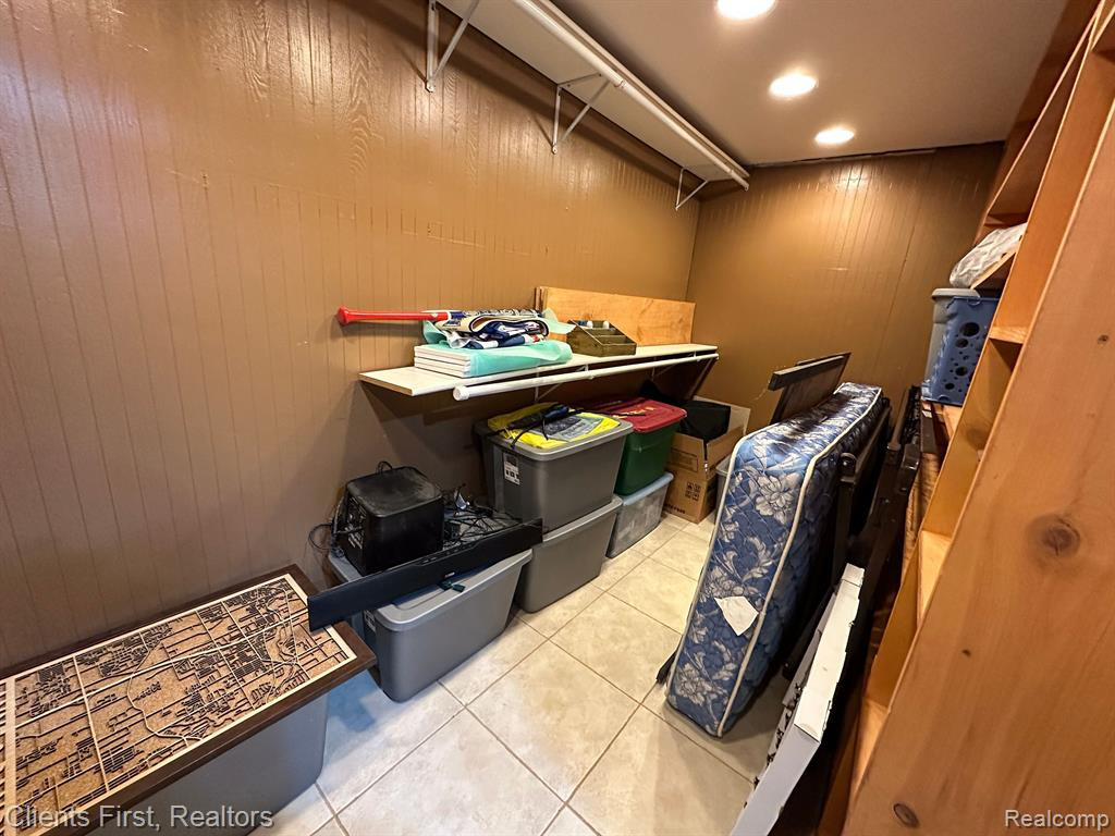 8259 ORHAN Street, Canton, MI 48187 — Photo 24