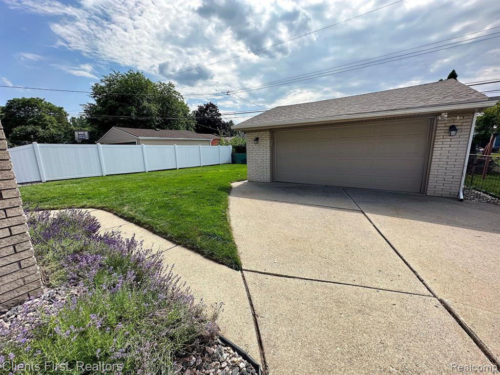 8259 ORHAN Street, Canton, MI 48187 — Photo 28