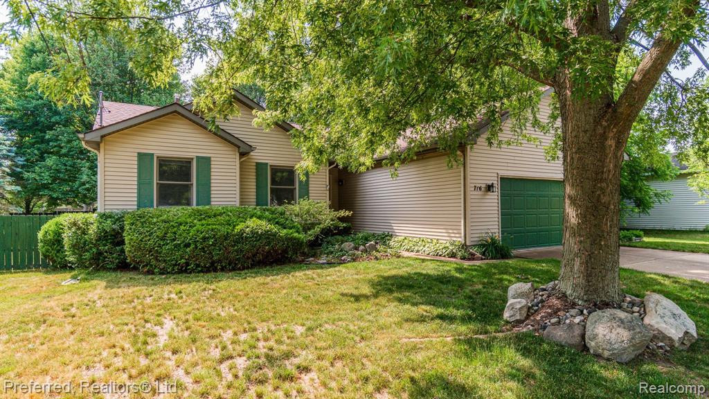 716 Wood Street, Stockbridge, MI 49285 — Photo 2