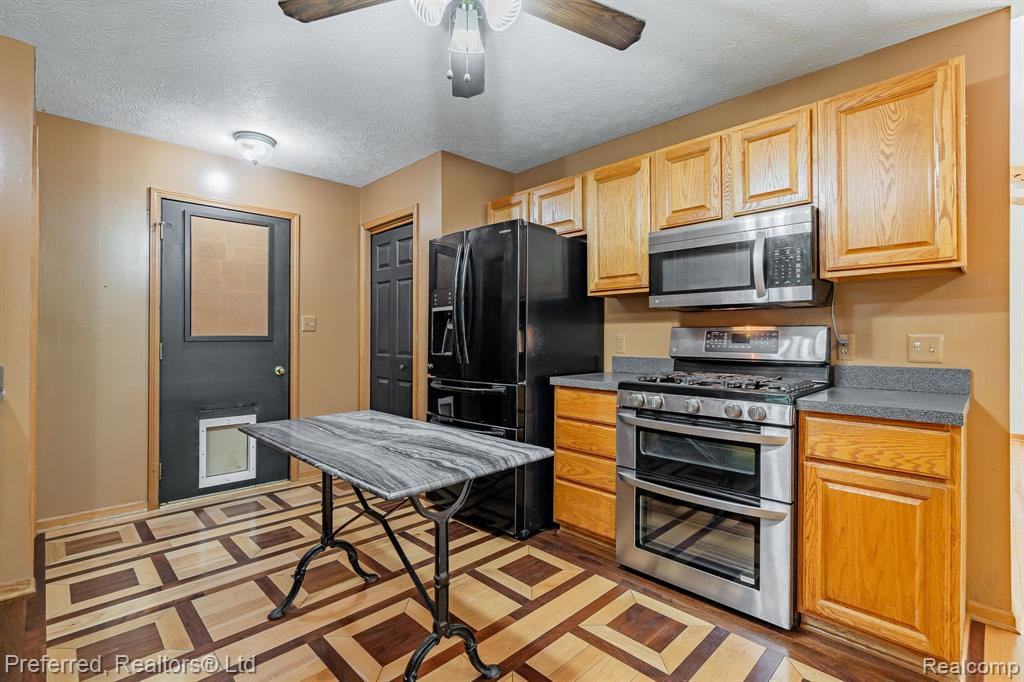 716 Wood Street, Stockbridge, MI 49285 — Photo 11