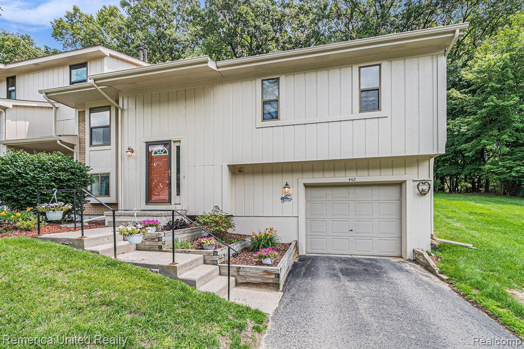 442 FOREST Drive, Brighton, MI 48116 — front exterior