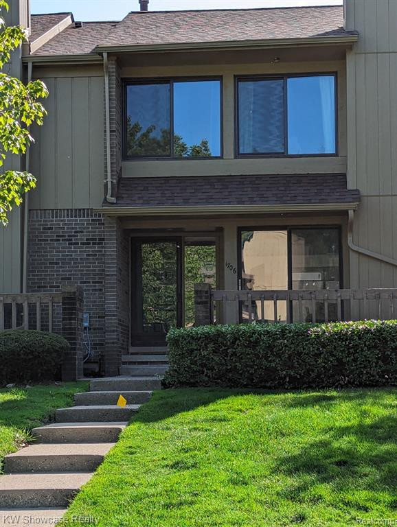 1706 S HILL Boulevard, Bloomfield Hills, MI 48304 — front exterior