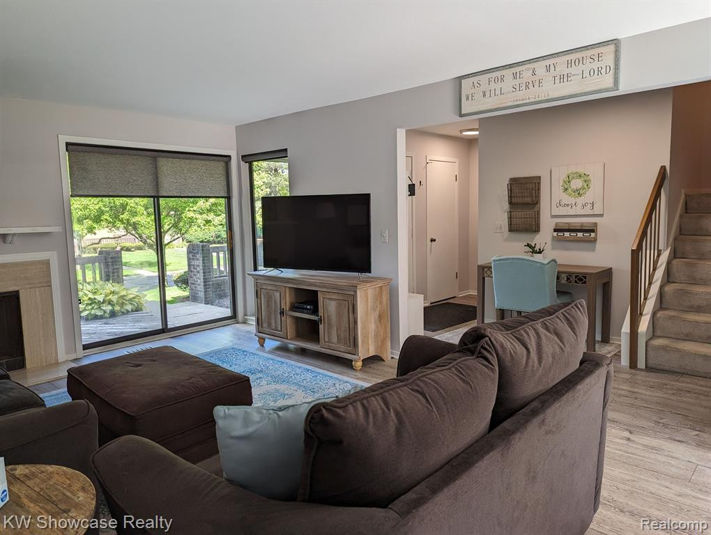 1706 S HILL Boulevard, Bloomfield Hills, MI 48304 — Photo 4