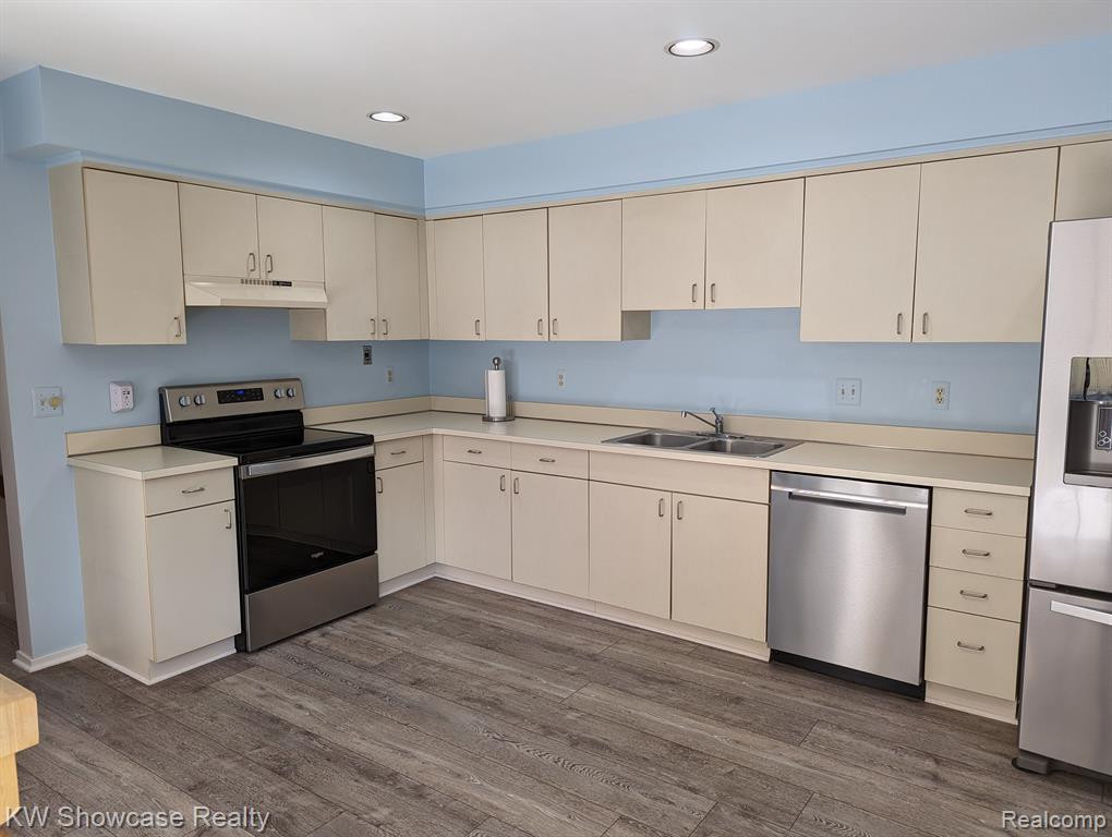 1706 S HILL Boulevard, Bloomfield Hills, MI 48304 — Photo 7