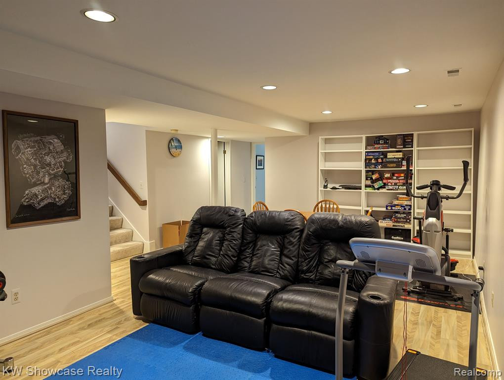 1706 S HILL Boulevard, Bloomfield Hills, MI 48304 — Photo 23