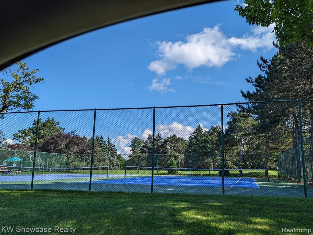 1706 S HILL Boulevard, Bloomfield Hills, MI 48304 — Photo 28