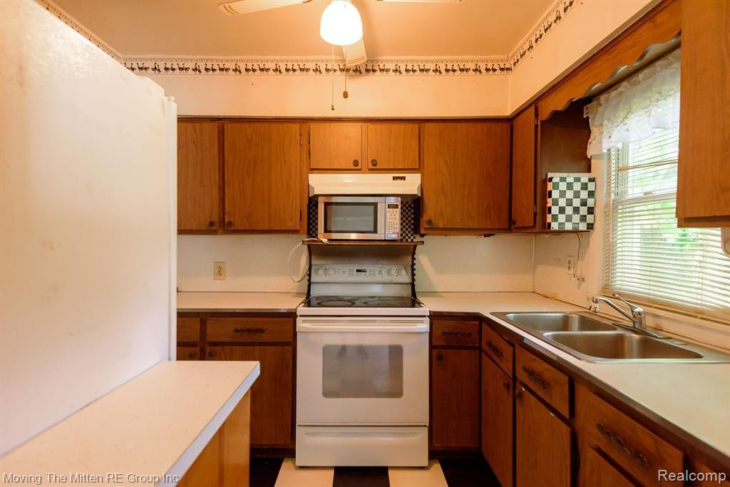 9818 WOODLAND, Ypsilanti, MI 48197 — Photo 9
