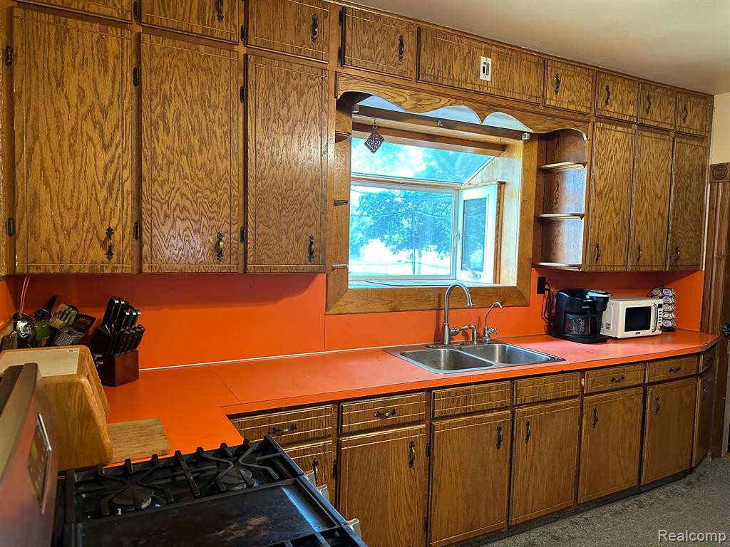 107 S NEEPER Street, Capac, MI 48014 — Photo 7
