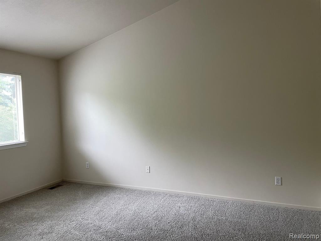 6921 DEERHURST Drive, Westland, MI — Photo 15