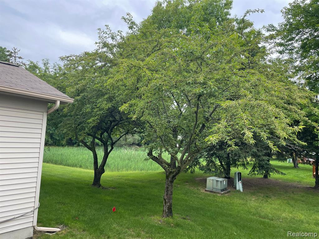 6921 DEERHURST Drive, Westland, MI — Photo 18