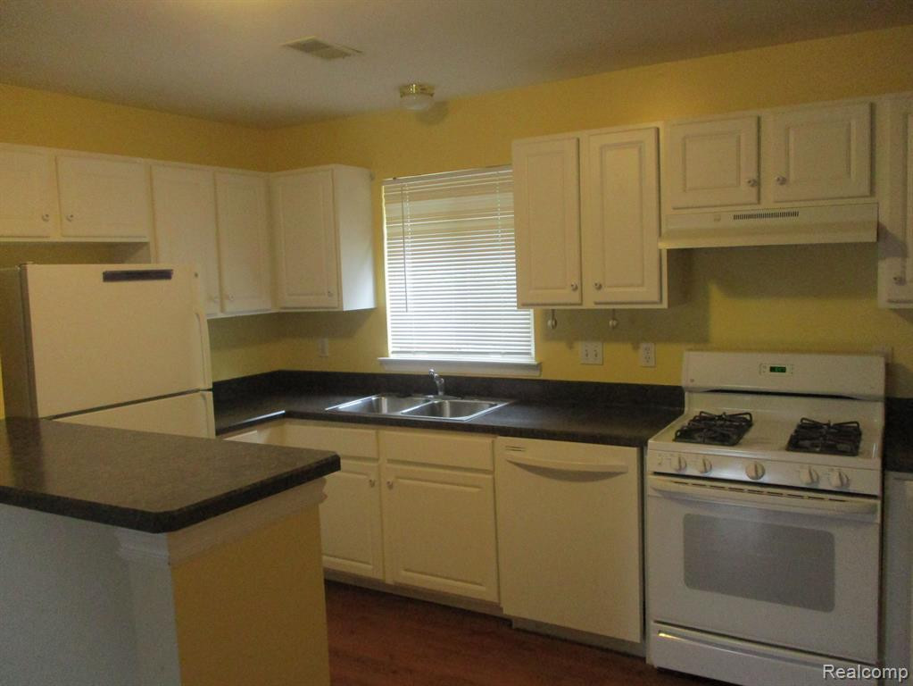23277 REDMAN, Trenton, MI 48183 — Photo 5