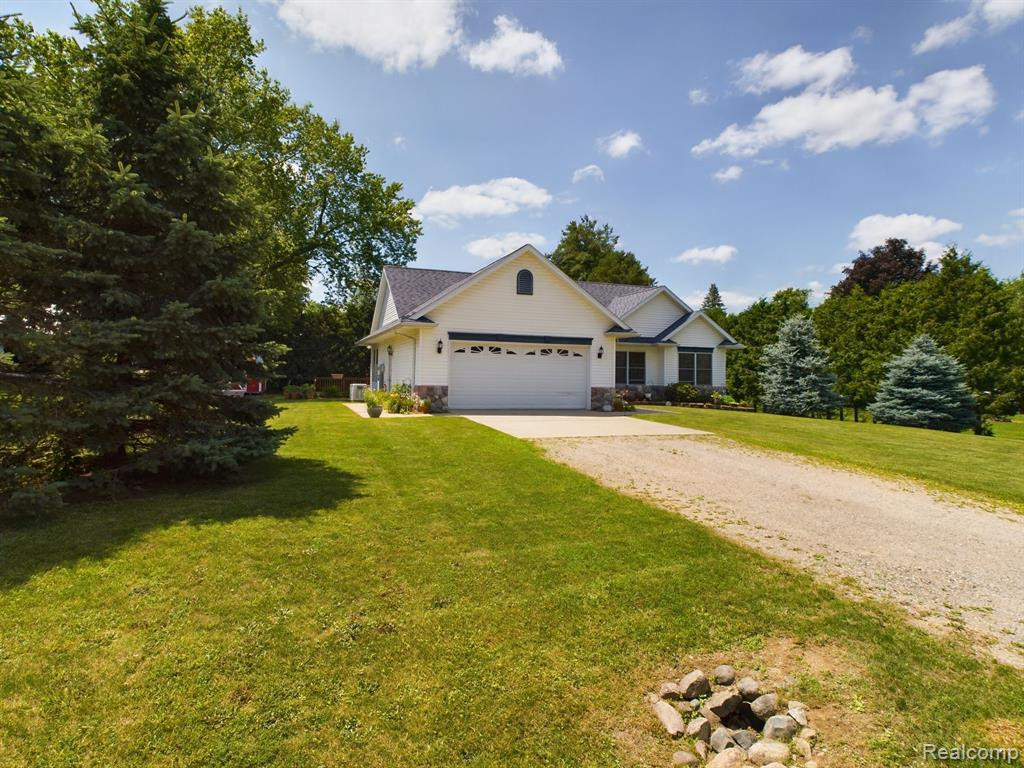 5724 Clark Street, Peck, MI 48466 — Photo 3