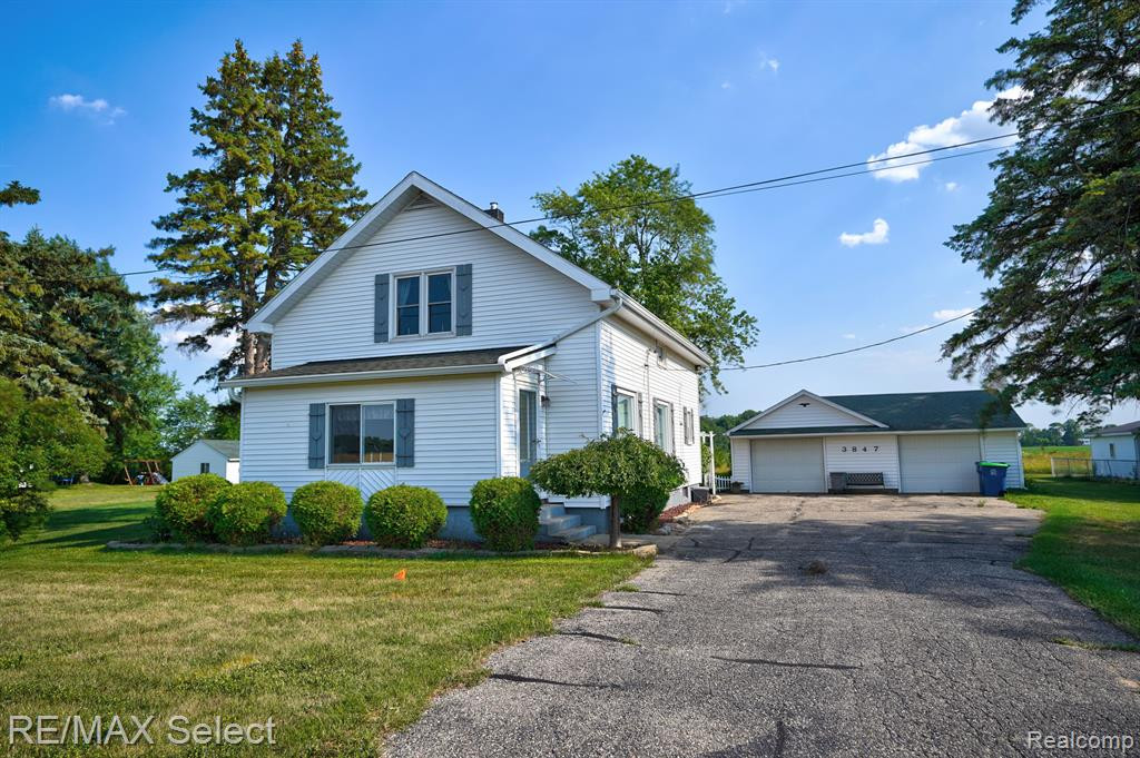 3847 PEET Road, New Lothrop, MI 48460 — front exterior