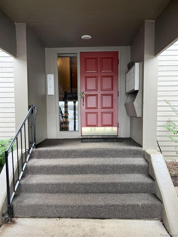808 CLIFFS Drive, 103F, Ypsilanti, MI 48198 — Photo 3
