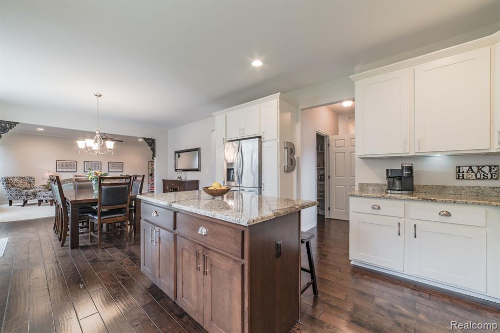 651 BAY POINTE Drive, Oxford, MI 48371 — Photo 6
