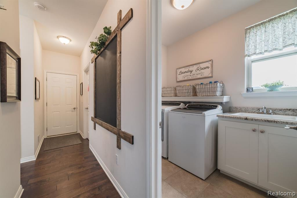 651 BAY POINTE Drive, Oxford, MI 48371 — Photo 15